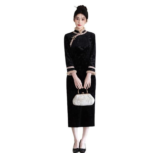 GX时尚改良新中式长款毛领加绒旗袍2025冬季新款年轻女士高级感旗袍 商品图4