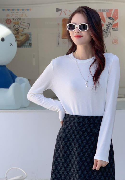 【百图lulu定制】【宝藏T】六色 百搭暖糯 细腻 高弹 不透肉 长袖T恤 商品图14