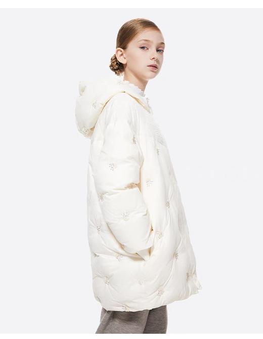 【春上新】8楼琳麦罗 LYNN&MILO 米色蕾丝拼接水母珠绣茧形连帽羽绒服 商品图3