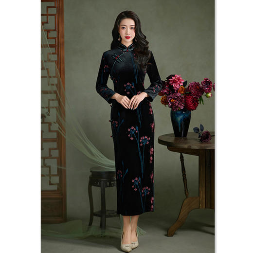 GX复古中国风丝绒长款加绒旗袍2025冬新款长袖旗袍 商品图3