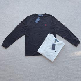 全棉长袖T恤以其舒适透气的面料特性和百搭实用的款式设计