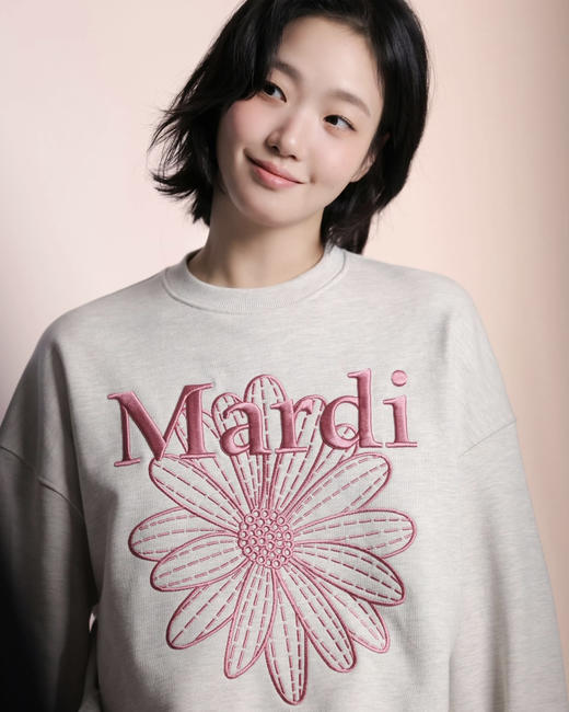 赵露思同款，韩代潮牌Mardi小雏菊加绒卫衣。 商品图3