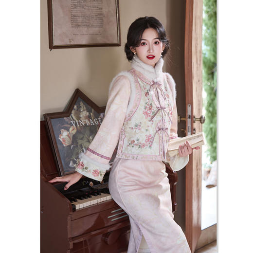 GX麂皮绒加绒新国风搭配日常年轻款旗袍2025冬季新款马甲旗袍裙套装 商品图0