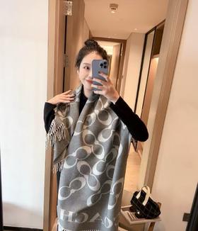 【限时购】【礼盒礼袋】COACH/蔻驰奥莱男女同款经典标志大尺寸老花围巾复古 178cm*48cm