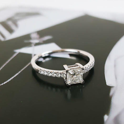 【天然正品】AU750白金简约时尚公主方型经典四爪款0.51克拉钻石戒指13号（皆取最大值） 151225NJS24 商品图3