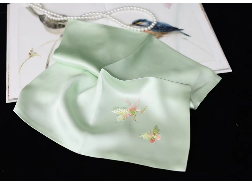 苏绣真丝茶巾-蝶恋