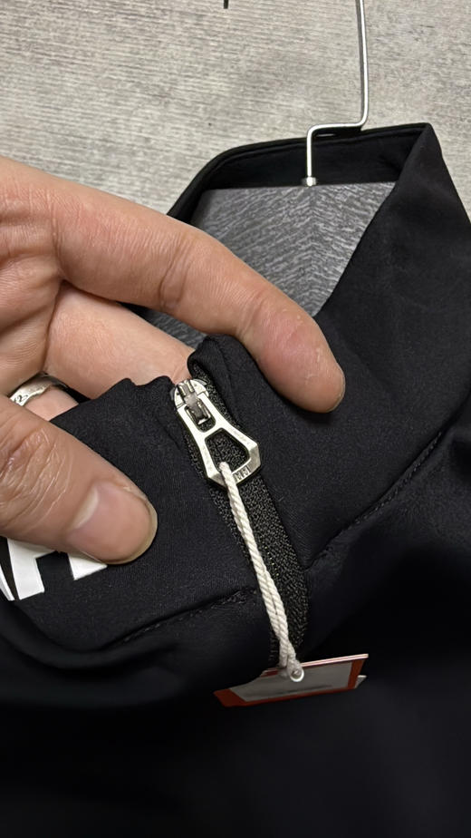 原单正品 Helly Hansen 海丽汉森 打底衣，卫衣。挪威🇳🇴国宝级户外品牌，颜色：海军蓝 / 黑色
尺码：M L XL XXL 3XL 商品图6