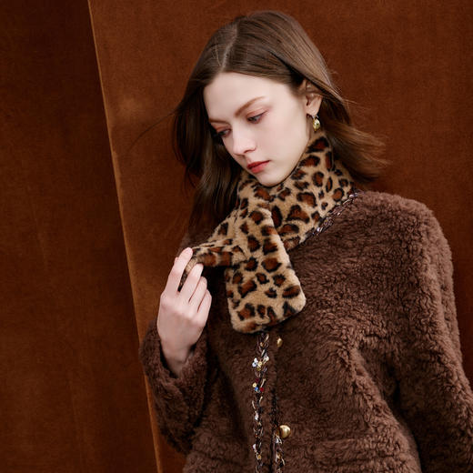 三彩2026新款复古豹纹毛绒围巾小围脖毛领保暖女交叉野性个性小众 商品图2