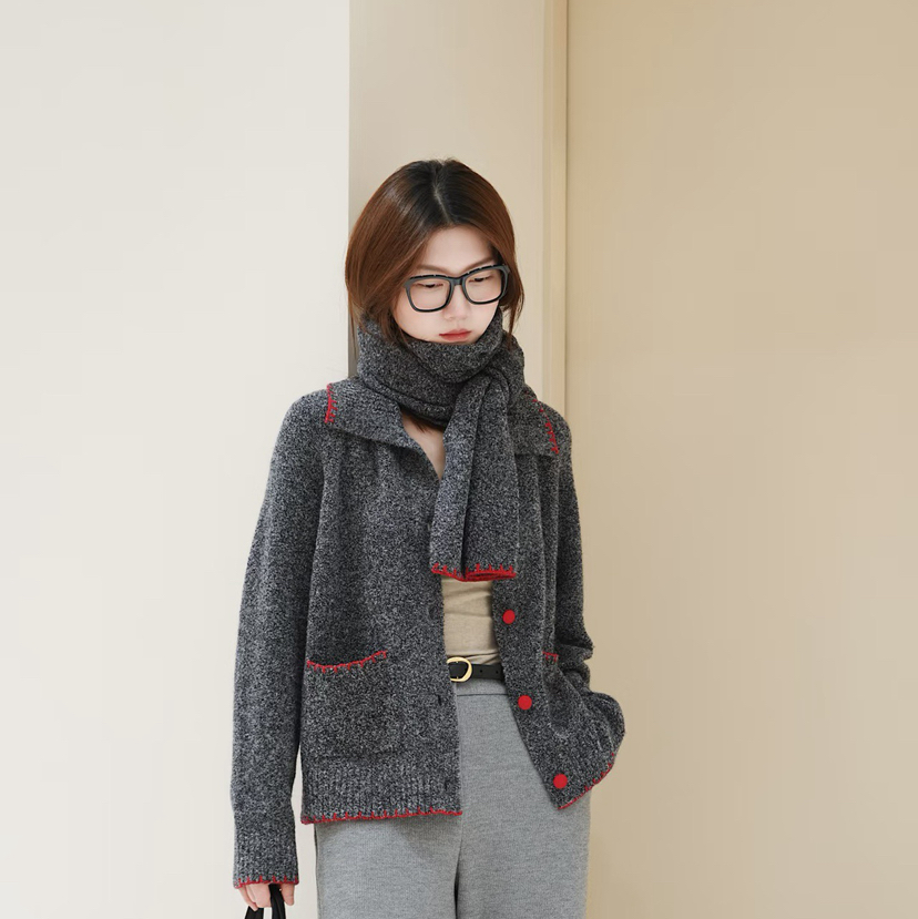 1218-2 跑量特惠 独家圆正 小禾 秋冬牦牛绒圈圈绒 红色滚边 长款围巾