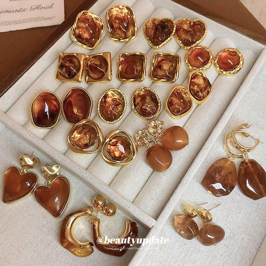 【高级感配色❗️时尚经典百搭】美拉德高级感银针几何不规则树脂爱心耳环气质轻奢耳钉时尚耳饰女。jb 商品图0