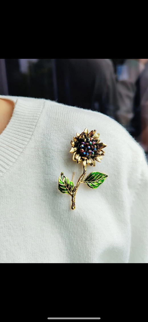 【秒杀价已调 直接拍】
秒杀she's茜子古董风 油画向日葵胸针 商品图0