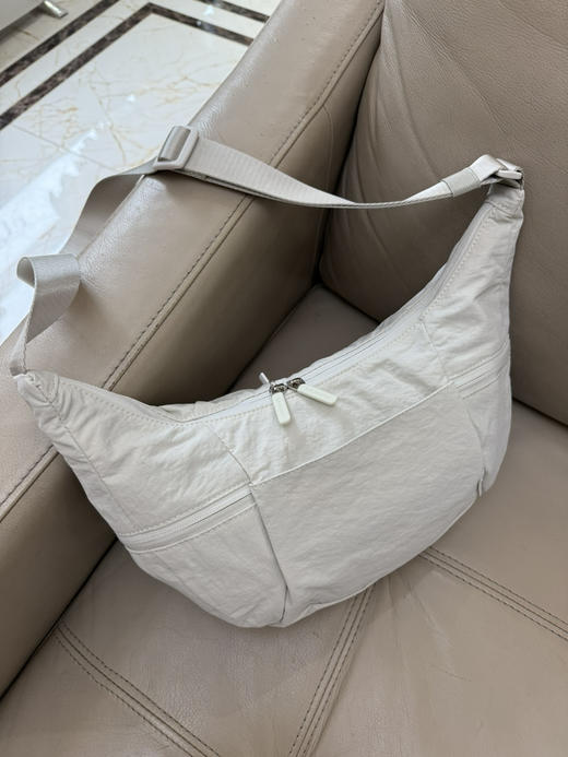 1222-2 韩国渠道货 lulu 小号6L 腋下包 牛角包 轻便能装 结实耐造 百搭时尚 商品图11