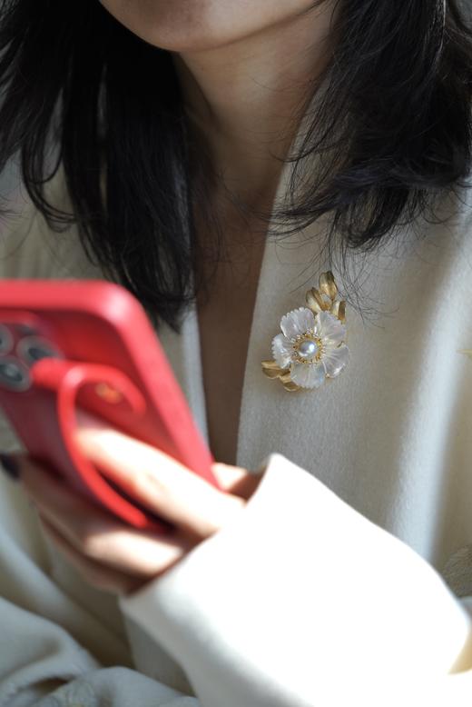 金梅花胸针（单款） 商品图3