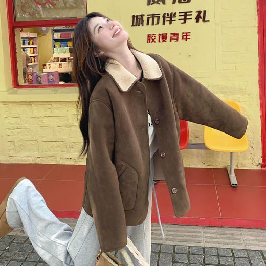 西遇两面穿皮毛一体外套女2026年春季新款巴恩风复古棕色毛毛外套SS060038 商品图2