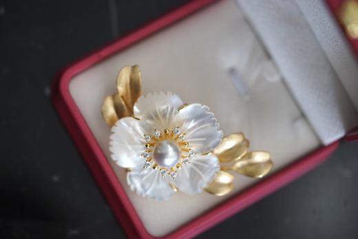 金梅花胸针（单款） 商品图2