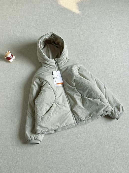 露露乐檬 Water-Resistant女士连帽外套棉服。 商品图3