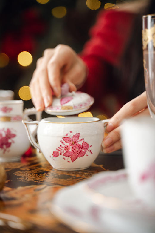 独角鹿西洋古董20世纪匈牙利赫伦瓷窑出品 Apponyi Rosa 玫粉花叶系列主题手绘描金装饰下午茶瓷器套件 商品图6