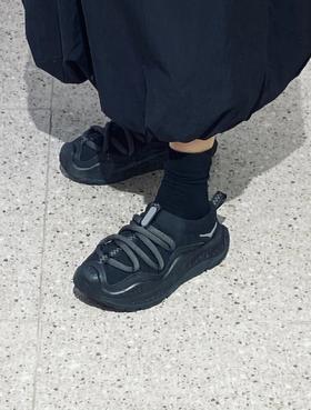 一店k （仅售48小时）挖到宝了！H0ka毛毛虫好穿到哭 ora primo 一脚蹬运动鞋 软呼呼又弹弹的脚感