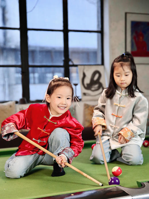 【预售】盛唐牡丹  Kids中国红马跃新春双穿外套&PeaceBio面霜&身体乳东方境礼盒 商品图2