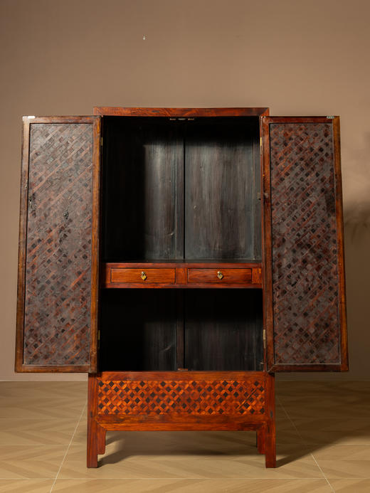 清	黄花梨百衲镶一封书式方角柜 商品图2