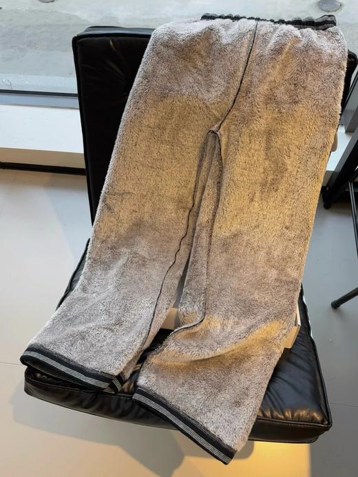 【发货慢3-7天】一体绒加厚H版型条纹阔腿裤。 商品图2