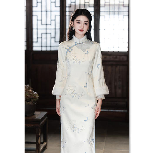 GX2025新款冬季加绒加厚旗袍女新中式国风改良年轻款长袖连衣裙刺绣 商品图3