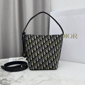 迪奥 2026早春成衣系列新品 star 小号水桶包(LZ)