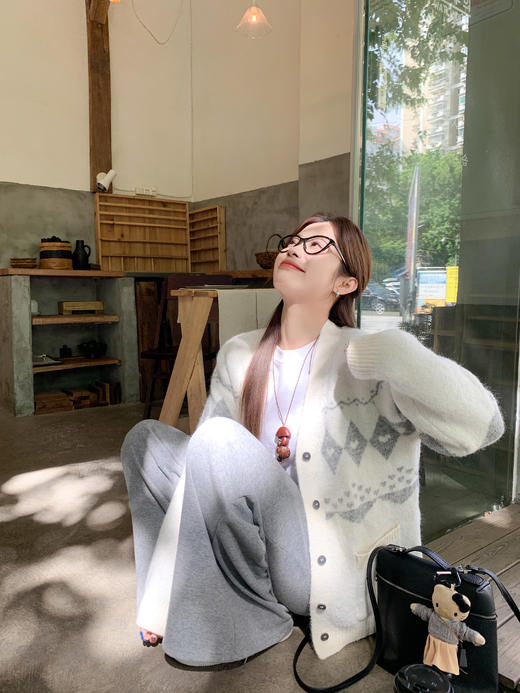 <曾小咸推荐>现货秒杀 ！微信超特价！韩系提花v领毛衣开衫 日常219.99 立减120 秒杀99.99！！ 商品图10