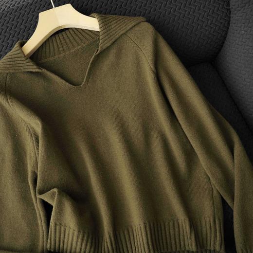 直发【JS3699142】 显白苔藓绿 V翻领针织毛衣 浓郁复古衬肤色 商品图4