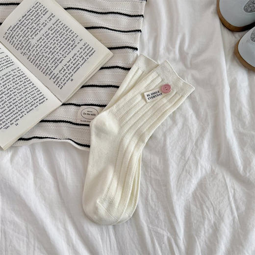 基础-简约纽扣布标中筒袜袜子-纪念日百货门店同款168996657 商品图1