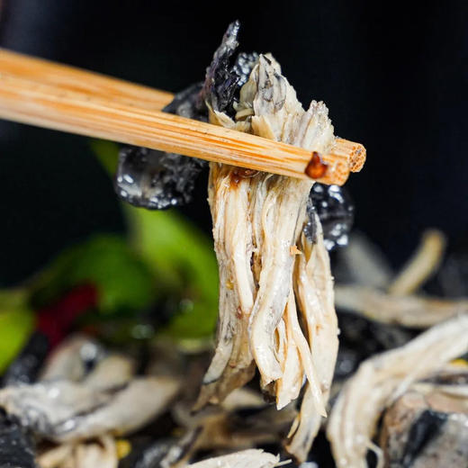 【顺丰发货】温氏 生态散养乌鸡*2只 约2斤/只 五谷饲喂 生态散养 低脂高蛋白 肉质鲜嫩 商品图3