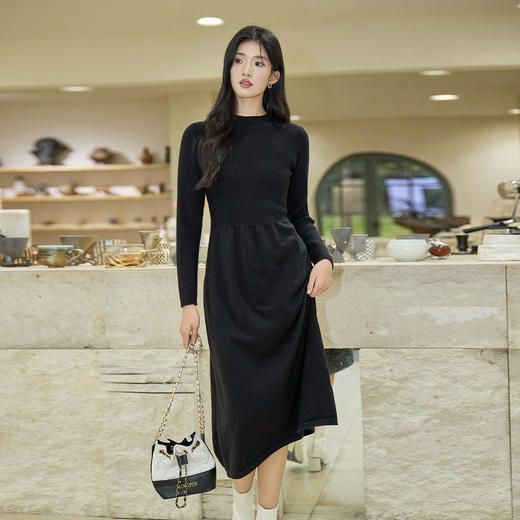 奢姿大码女装2025冬季设计感半高领连衣裙胖妹妹简约风针织裙子9854853932B 商品图0
