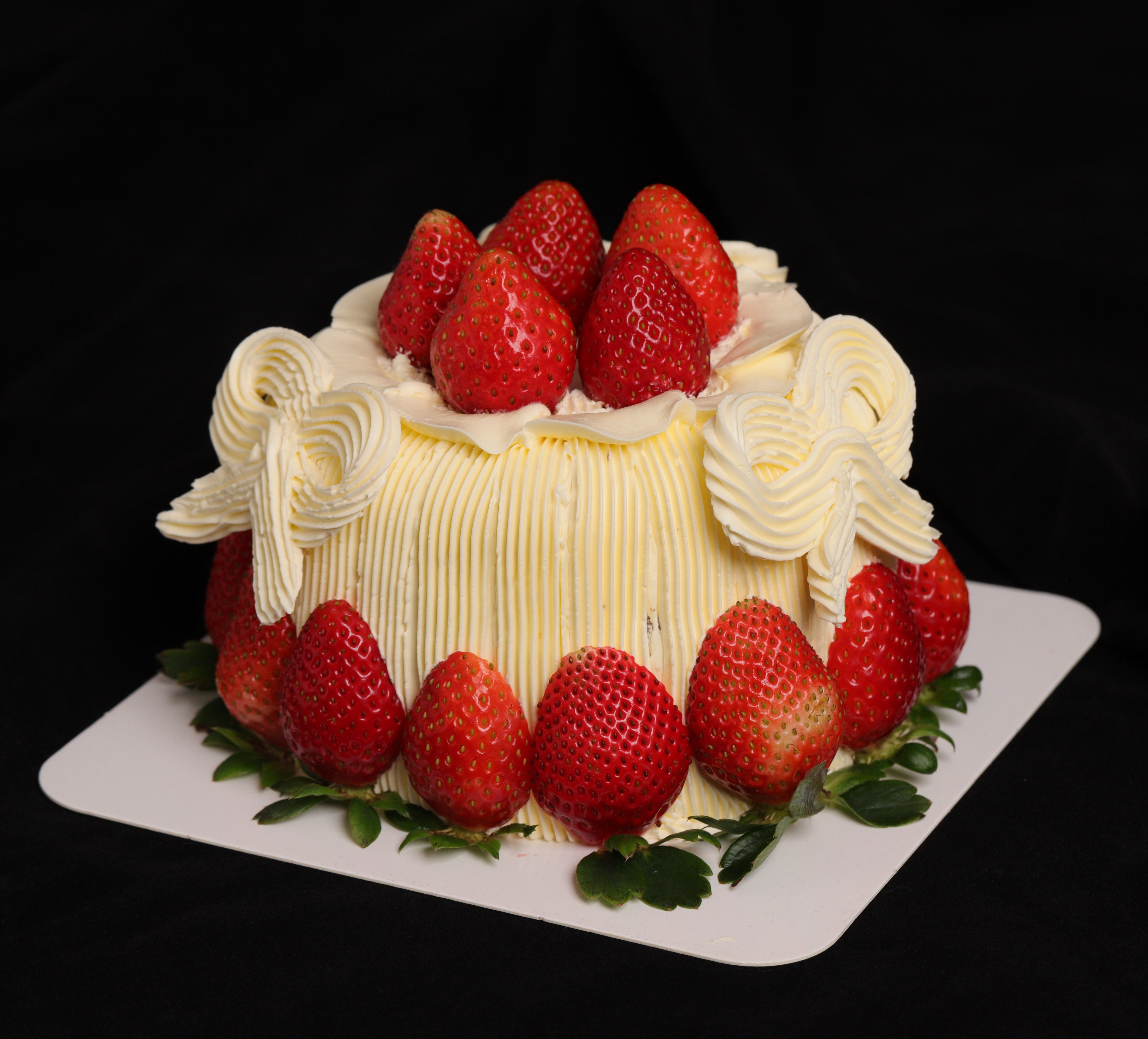 （新品）复古白脱奶油草莓蛋糕(黄油奶油)