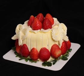 （新品）复古白脱奶油草莓蛋糕(黄油奶油)