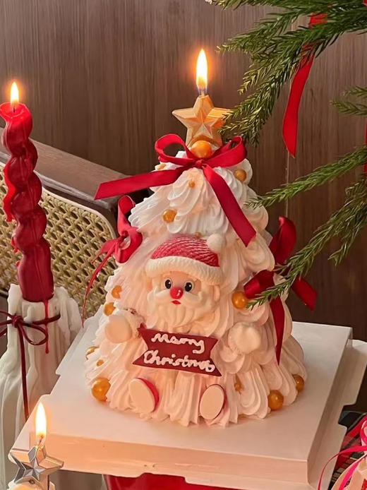 白色圣诞树老人蝴蝶结蛋糕 商品图0