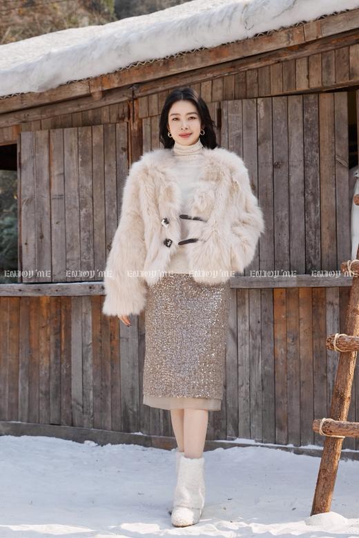 【门店同款】ENJOY冬季“暖冬软糖”沐雪极光皮扣狐狸毛皮草 168143371 商品图5