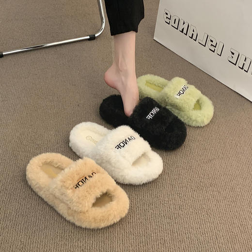 【ins仙女风❗️厚底毛毛拖鞋】柔软舒适，防滑耐磨，鞋面纹路细腻，舒适稳固后跟设计，软弹脚感，韩版时尚外穿毛绒居家室内一字棉拖QQ鞋 商品图1
