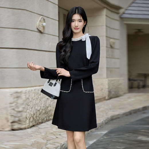 奢姿大码女装2026冬季蝴蝶结钉珠装饰裙子胖妹妹时尚圆领连衣裙9954894374 商品图1