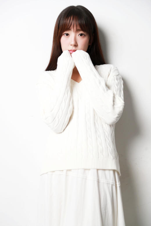 V领才是绝绝子，绞花复古毛衣。胸口小标长袖全棉长袖外套C122388 商品图9