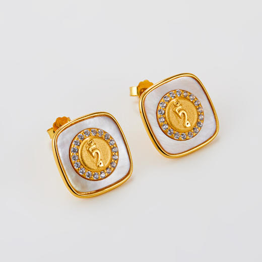 种子字贝母耳钉 商品图0