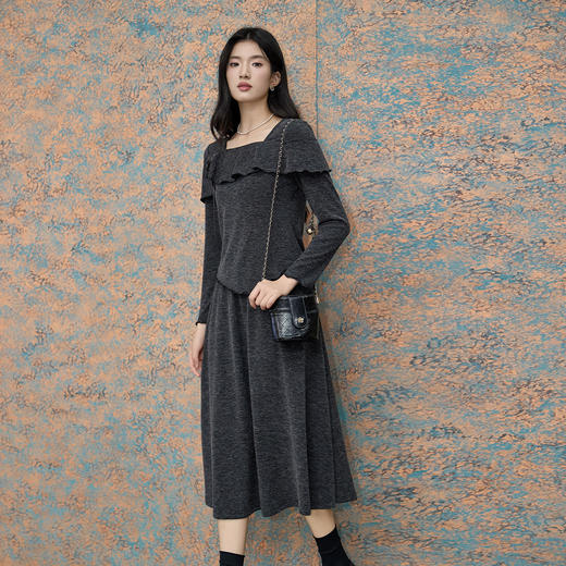 奢姿大码女装2026秋季胖妹妹时尚荷叶边不规则设计上衣半身裙套装9953870557 商品图1