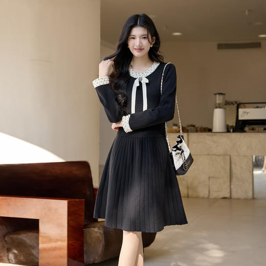 奢姿大码女装2026冬季减龄蝴蝶结时尚连衣裙胖妹妹钉珠针织裙子9854853898 商品图0