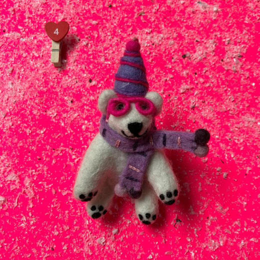 北京仓｜Felt So Good-Luna the Polar Bear Arctic-最佳北极熊情侣穿搭 卢娜 羊毛毡 挂件［英国设计师］ 商品图2
