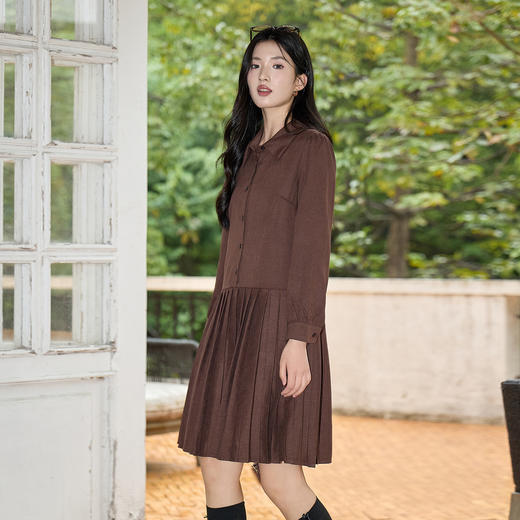 奢姿大码女装2025冬季翻领设计气质连衣裙胖妹妹时尚百褶复古裙子9954894342A 商品图2