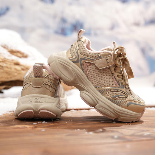 建议拍大一码！！【暖冬鞋服丨达芙妮秋冬儿童老爹鞋合集】采用舒适亲肤内里，上脚软弹不易硌脚，鞋身前宽后窄设计，给予宝宝脚趾更多灵活运动空间，稳固后跟设计，无惧运动跑跳~ 商品图7