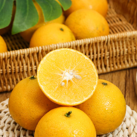 【京东包邮】广东德庆贡柑 脆嫩少渣 4.8斤中果/大果/32枚大果彩箱装 商品图1