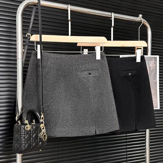 D122453冬季时尚直筒羊毛毛呢设计感口袋开叉显瘦气质半身裙 商品图1