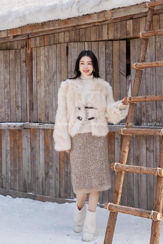 【门店同款】ENJOY冬季“暖冬软糖”沐雪极光皮扣狐狸毛皮草 168143371 商品图6