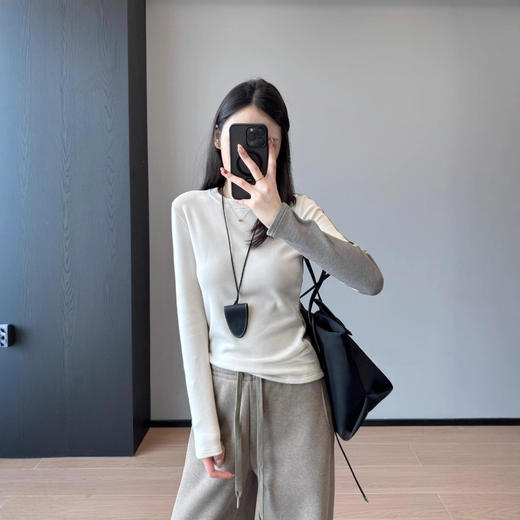 米杏拼！2025小众设计感高弹修身绒感AB面马斯衫磨毛打底衫25冬！ 商品图1