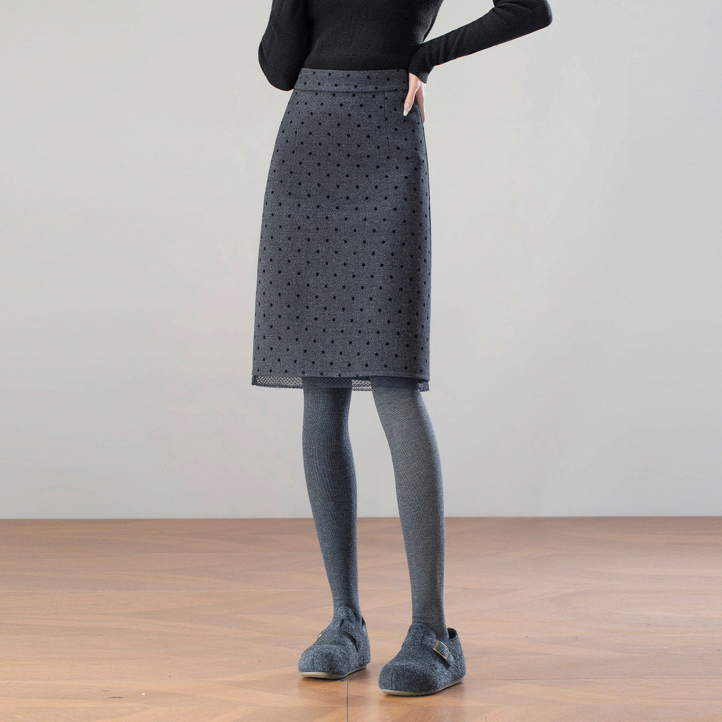 「自」全新升级【铂金会员146/天猫199/差价53】(14025)洛诗琳气质波点毛呢半身裙2025冬季高腰显瘦花边拼接包臀裙